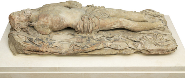 Statue depicting the dead Christ